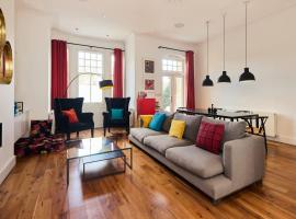 The Clapham Crib - Spacious 4BDR House with Patio，位于伦敦的酒店