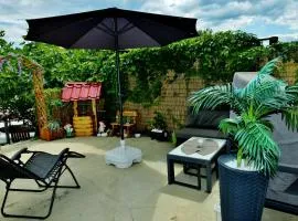 Apartment Lorena s terasom -prizemlje-EG-pianterreno with garden