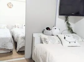 MIYAVI#101 3min walk from Narimasu Station, up to 6 people, spacious popular character room, Tokyo's largest Don Quijote