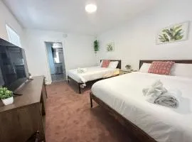 2q Bed Studio Apt With Shared Pool 23
