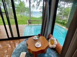 Jako Doma Beachfront Cabana