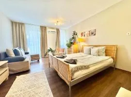 T27 Apartment with Free Parking