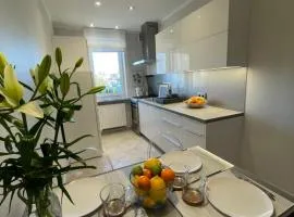 POKOJE i APARTAMENTY LIMONKA do plaży 900m STOCZNIOWCÓW 13