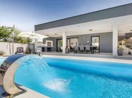 Charming Fleury Villa with Private Pool - Before booking check the host profile!