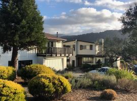 Almost Eden Guesthouse, homestay in Carmel