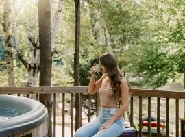 Treehouse Duo Lakefront 2 Private Hot Tubs