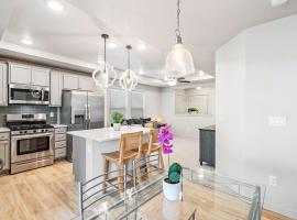 Heart of Nampa-Hot Tub-Fenced Yard-Full Kitchen, hotel v destinaci Nampa
