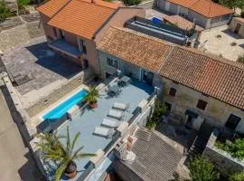 Villa Galant with Pool and Sauna - Happy Rentals