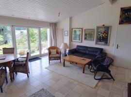 Ruhiges Ferienhaus in sonniger Lage, hotel a Lissendorf