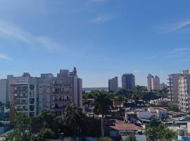 Departamento con vista al Paraná, hotel with hot tubs in Corrientes