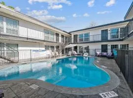 West U Studio, Near Med Center, Stadiums & Zoo
