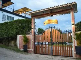 Guacamayas Resort