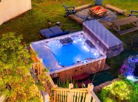 Hideaway Hot Tub Sunna Lake Kayaks Pool, hotel com piscina em Bushkill
