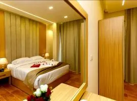 Pure Pyramids View Inn