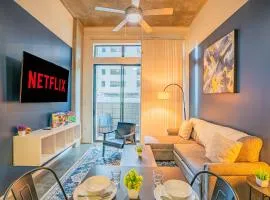 Stylish 2BD - CDT - Gym, Pool, Parking - Sleep 8