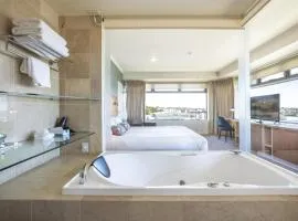 Nightelier Devonport Gateway Hotel