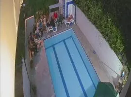 Casa con pisina de 3 habitaciones en Andes 15 mtos jardín