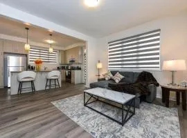 Spacious 4br25ba Retreat W King Beds, Desk, Dt
