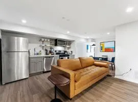 Mid-Century DC Condo Central Bloomingdale 2BR & 1BA #DCottage