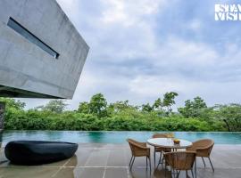 StayVista at Villa Ekanta with BBQ, hotel v destinaci Alibag