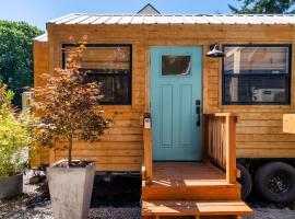 Stay Portland - Tiny Farmhouse - Walk to Local Shops & Restaurants, hotel v destinaci Portland