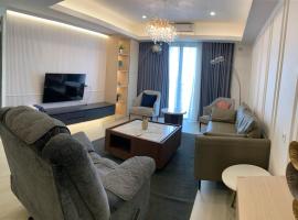 Apartemen SkyHouse 3 BR Bristol 35th Floor, hotel din Samporo