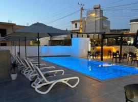 Suar Apartment, hotel med pool i Ksamil