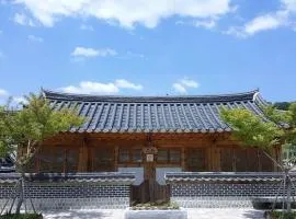 Jeonju Geunae Hanok Pension