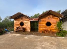 Baan Suan Pongsiri บ้านสวนพงษ์ศิริ, penzion v destinaci Ban Tha Sakae