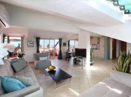 Taormina center 4 BR penthouse, terrace with views