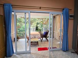 Cozy Modern House, Top Spot，位于班泰的酒店