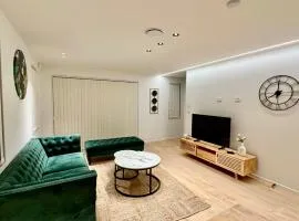 Stylish New & Cosy 3-Bedroom Retreat in Auckland - Perfect for Your Next Getaway!
