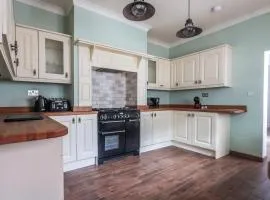 Spacious 4 Bed House