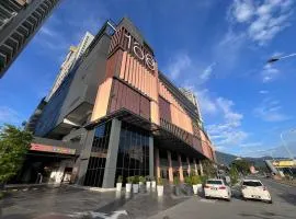 Pool View Studio - 168 Park Selayang