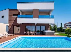 Beautiful Home In Novalja