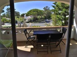 Charming Vale Do Lobo Villa Casa Vale Do Lobo 832A 3 Bedrooms, hotel in Vale do Lobo