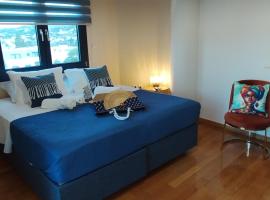 ISLAND Time Deluxe Apartment Downtown 3 floors, hotell med parkering i Chios