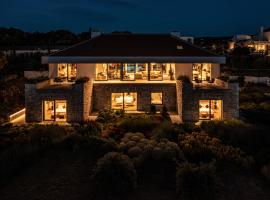 Spectacular Brac Villa Villa Adriatic 5 Bedrooms Stunning Sea Views, Hotel in Škrip