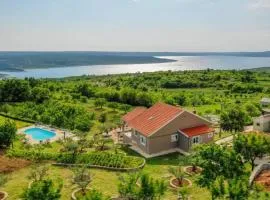 Four-Bedroom Holiday Home Krusevo With Sea View 03