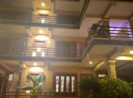 Sauraha Alley Inn Lumanti