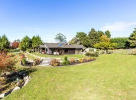 Large Modern Countryside Vacation