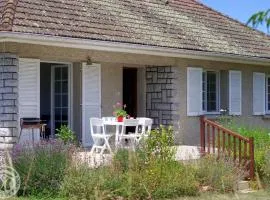 Gîte lumineux avec grand jardin et tennis privé - FR-1-496-362