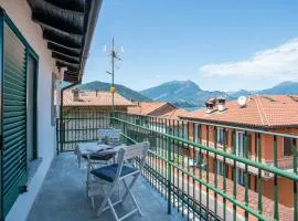 GuestHost - Charming 3-Story Lakefront Villa