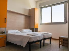 Rooms Casa Celeste sul Mare, hostel em Cesenatico