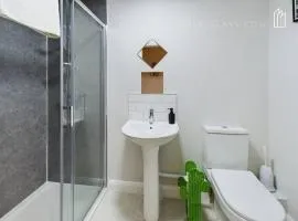 Chic 1-Bedroom Apartment
