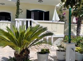 Donilena, hotel in Duće