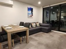 2BR Apartment Views Cheltenham