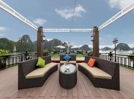Midori Preminum Cruise in Ha Long Bay