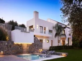 Magnificent Crete Villa 4 Bedrooms Villa Ánthos Two Large Private Pools Jacuzzi Bbq Close To The Beach Rethymno