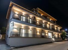 Nioplias Luxury Apartments Pefkohori – hotel w mieście Pefkochori